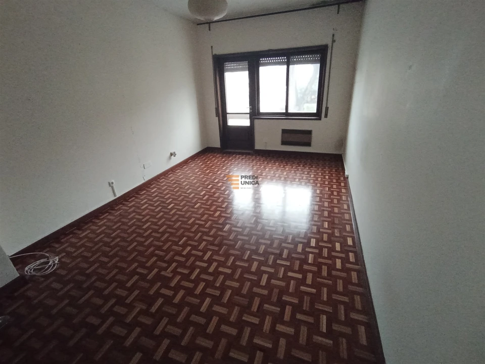 Apartamento T3 para Arrendamento em Ramalde Foto 21