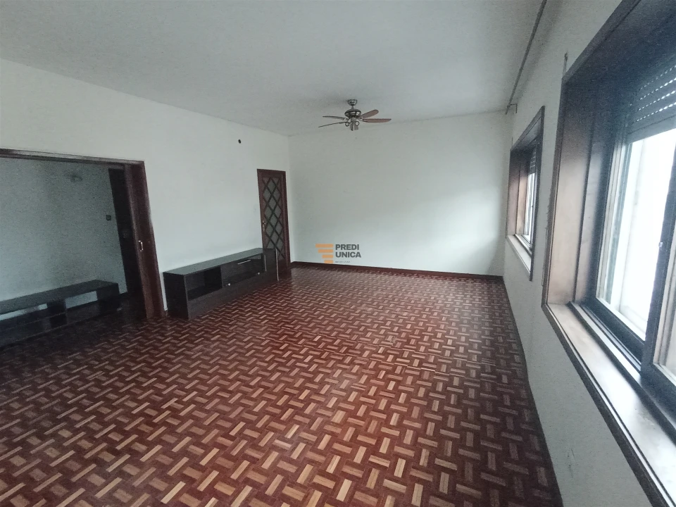 Apartamento T3 para Arrendamento em Ramalde Foto 18