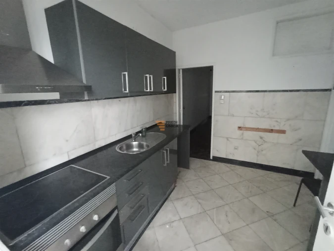 Apartamento T3 para Arrendamento em Ramalde Foto 13