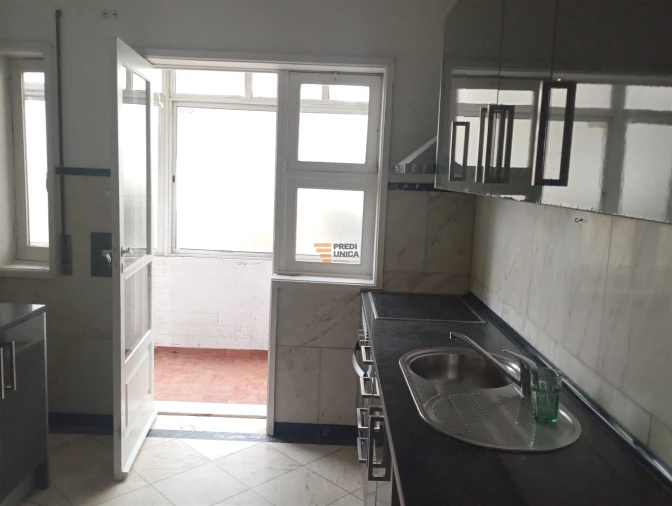 Apartamento T3 para Arrendamento em Ramalde Foto 3