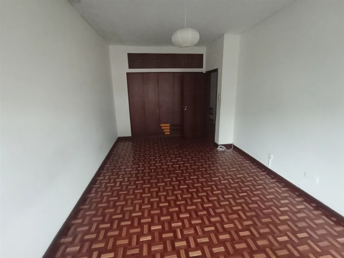 Apartamento T3 para Arrendamento em Ramalde Foto 22