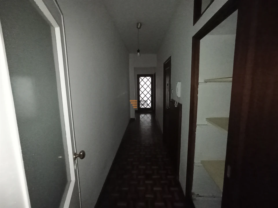 Apartamento T3 para Arrendamento em Ramalde Foto 15