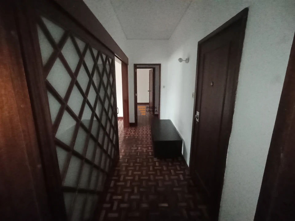 Apartamento T3 para Arrendamento em Ramalde Foto 17