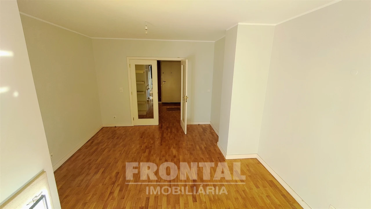 Apartamento T3 para Venda em Ramalde Foto 3