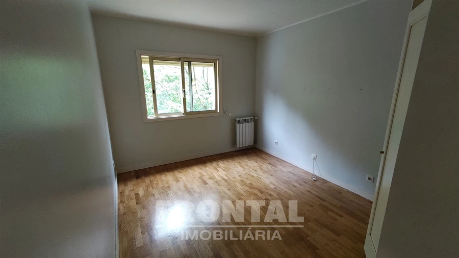 Apartamento T3 para Venda em Ramalde Foto 11