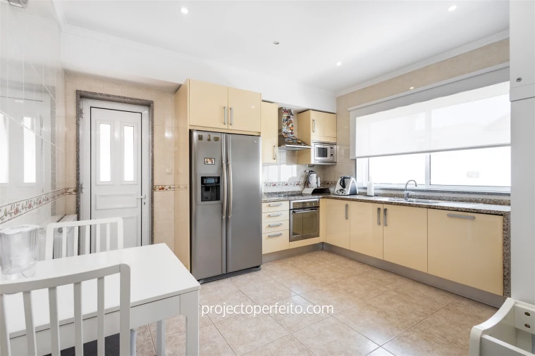 Moradia T6 para Venda em Silvalde Foto 4