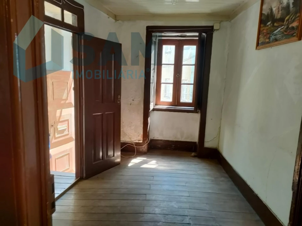 Moradia T4 para Venda em Gouveia (São Pedro e São Julião) Foto 1