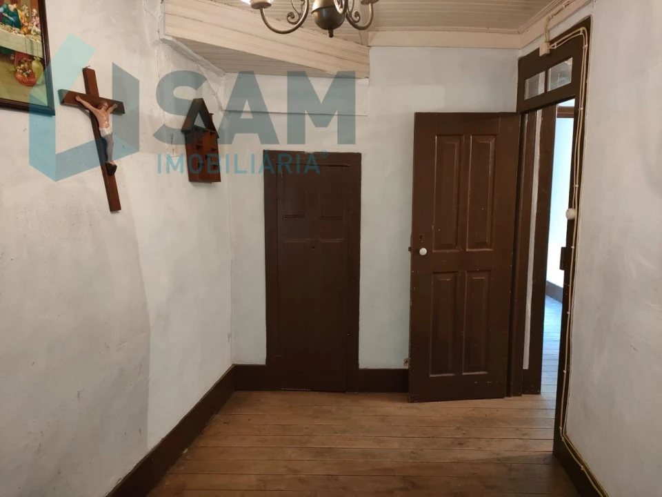 Moradia T4 para Venda em Gouveia (São Pedro e São Julião) Foto 4