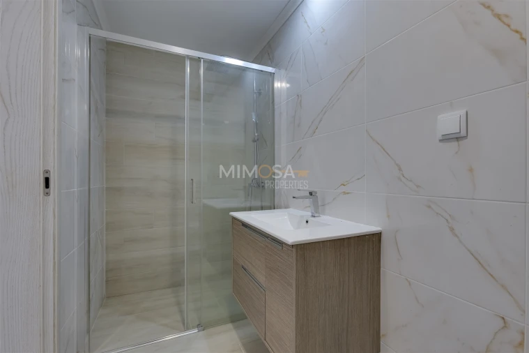 Apartamento T1 para Arrendamento em Aljezur Foto 7