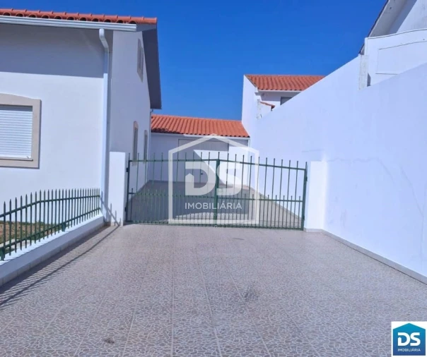 Moradia T3 para Venda em Porto de Mós - São João Baptista e São Pedro Foto 2