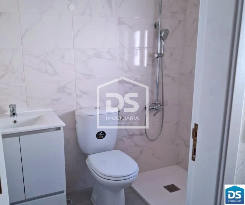 Moradia T3 para Venda em Porto de Mós - São João Baptista e São Pedro Foto 13