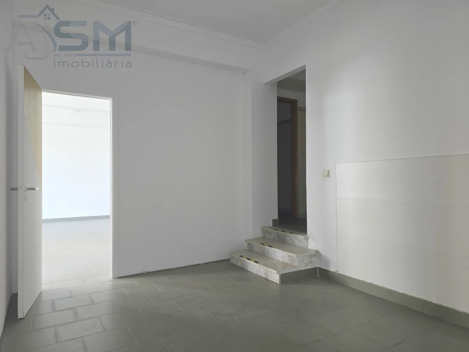 Loja para Venda em Cacém e São Marcos Foto 10