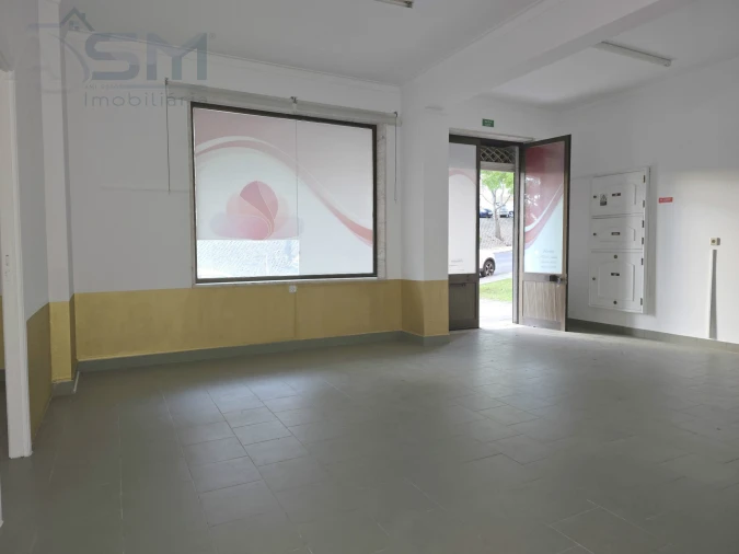 Loja para Venda em Cacém e São Marcos Foto 1