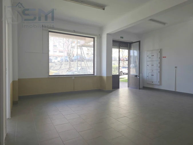 Loja para Venda em Cacém e São Marcos Foto 4