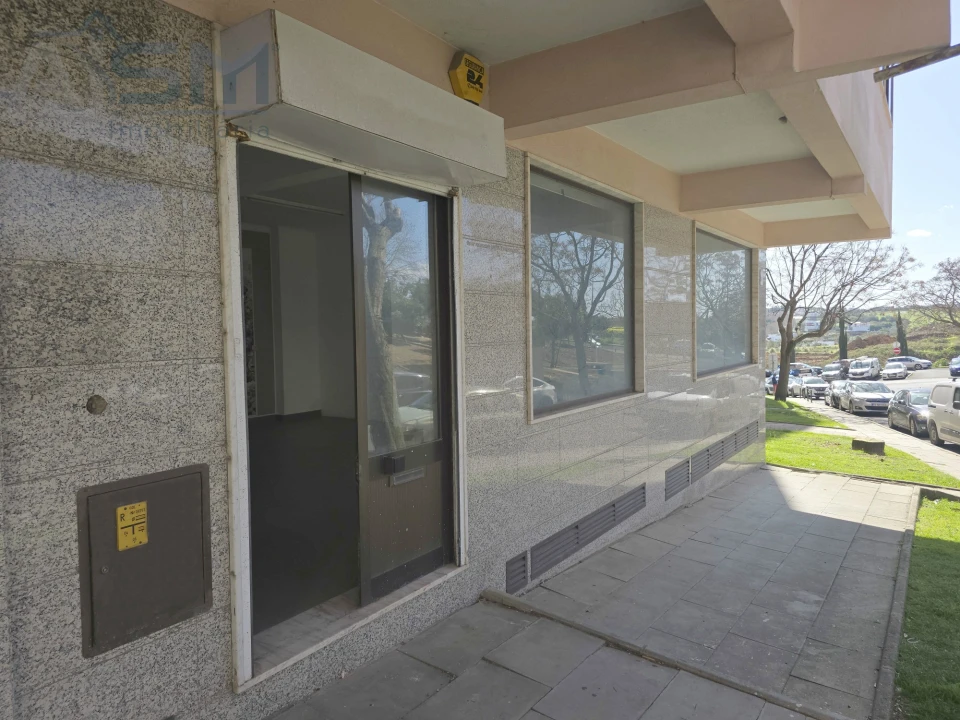 Loja para Venda em Cacém e São Marcos Foto 1