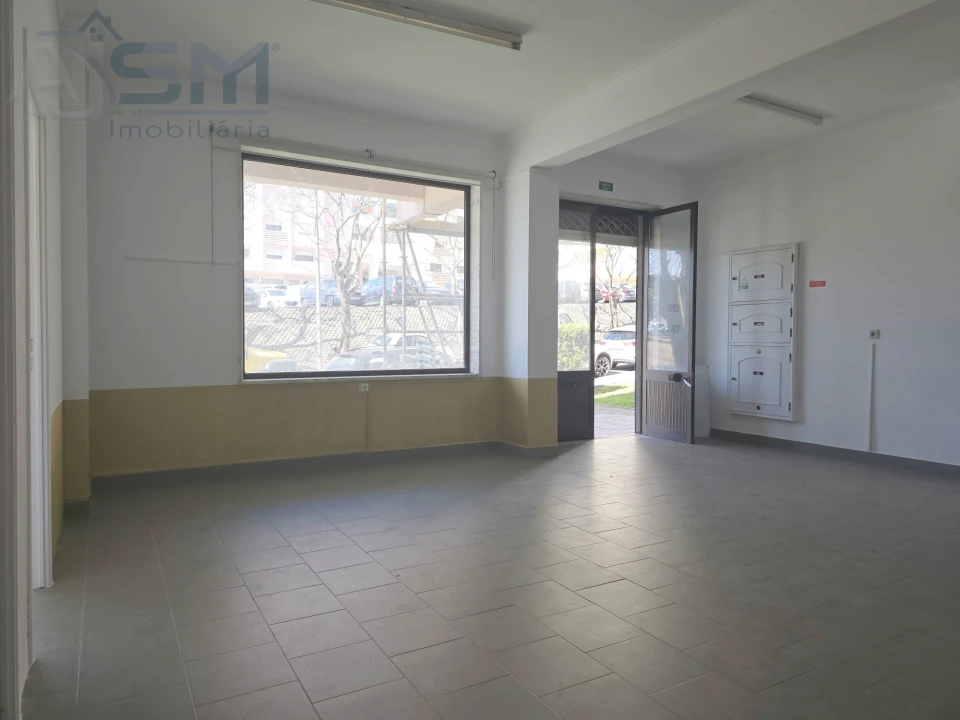 Loja para Venda em Cacém e São Marcos Foto 4