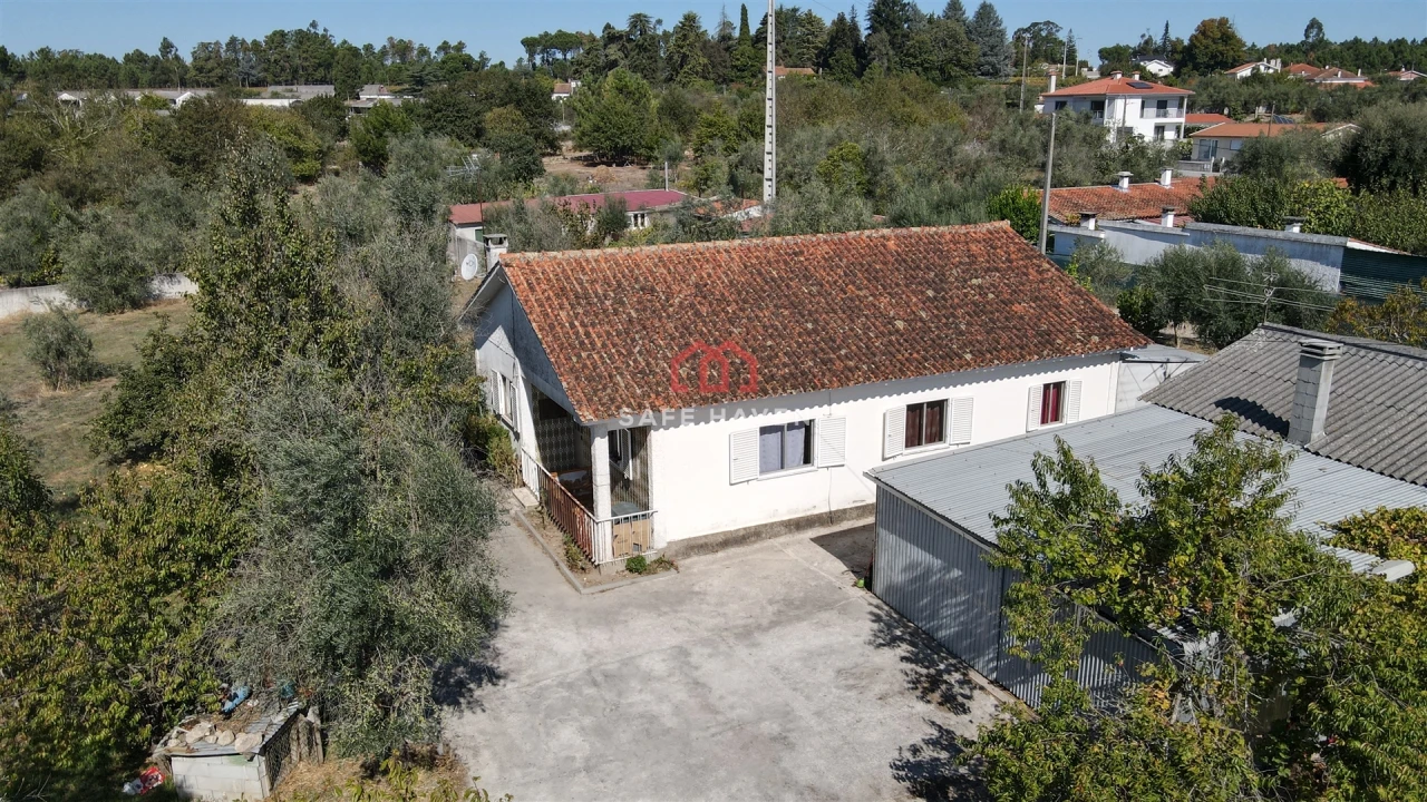 Moradia T3 para Venda em Canas de Senhorim Foto 1