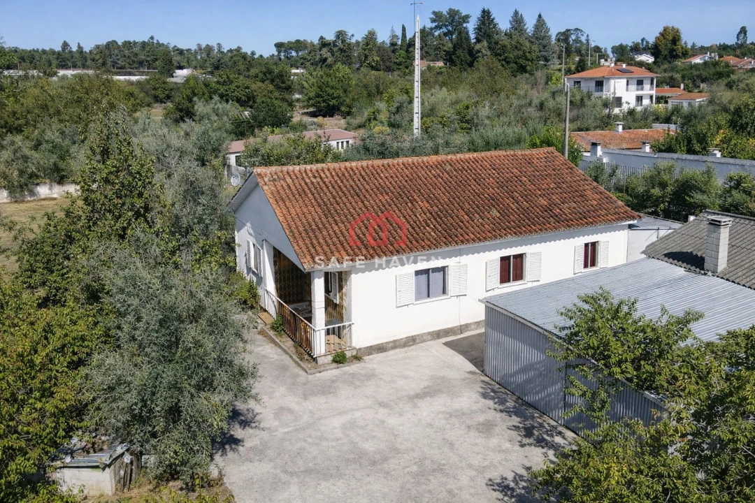 Moradia T3 para Venda em Canas de Senhorim Foto 1