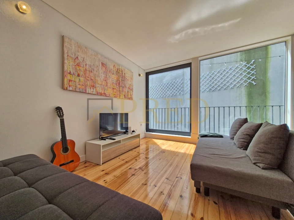 Apartamento T2 para Venda em Cedofeita, Santo Ildefonso, Sé, Miragaia, São Nicolau e Vitória Foto 2