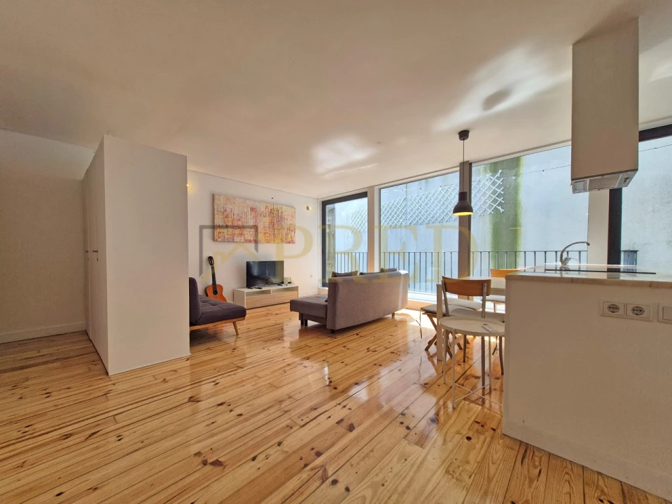 Apartamento T2 para Venda em Cedofeita, Santo Ildefonso, Sé, Miragaia, São Nicolau e Vitória Foto 4