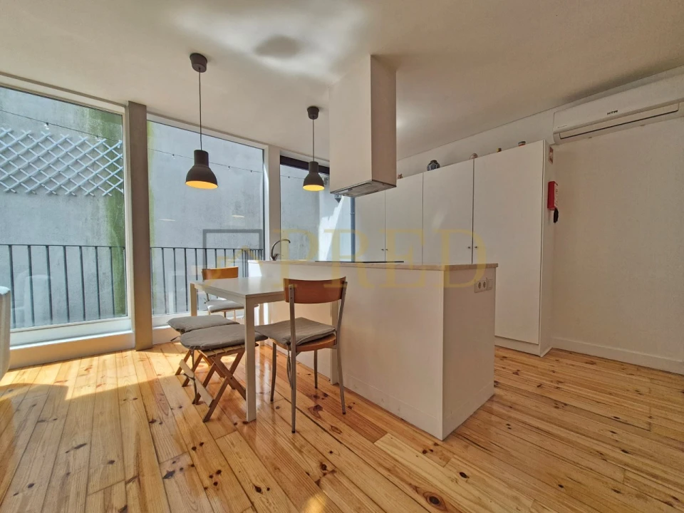 Apartamento T2 para Venda em Cedofeita, Santo Ildefonso, Sé, Miragaia, São Nicolau e Vitória Foto 5