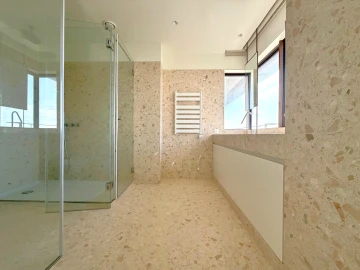 Apartamento T4 para Venda em Aldoar, Foz do Douro e Nevogilde