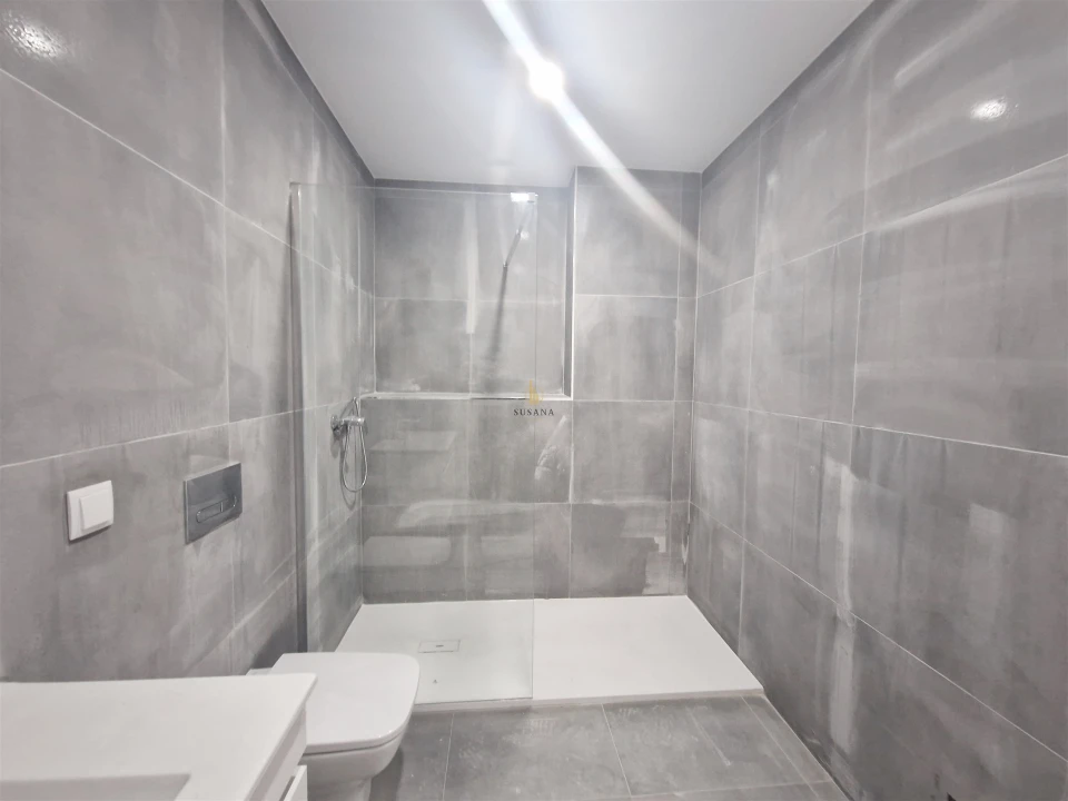 Apartamento T1 para Venda em Repeses e São Salvador Foto 4