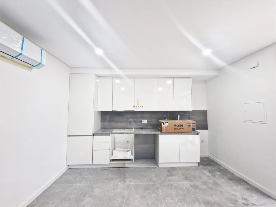 Apartamento T1 para Venda em Repeses e São Salvador Foto 5