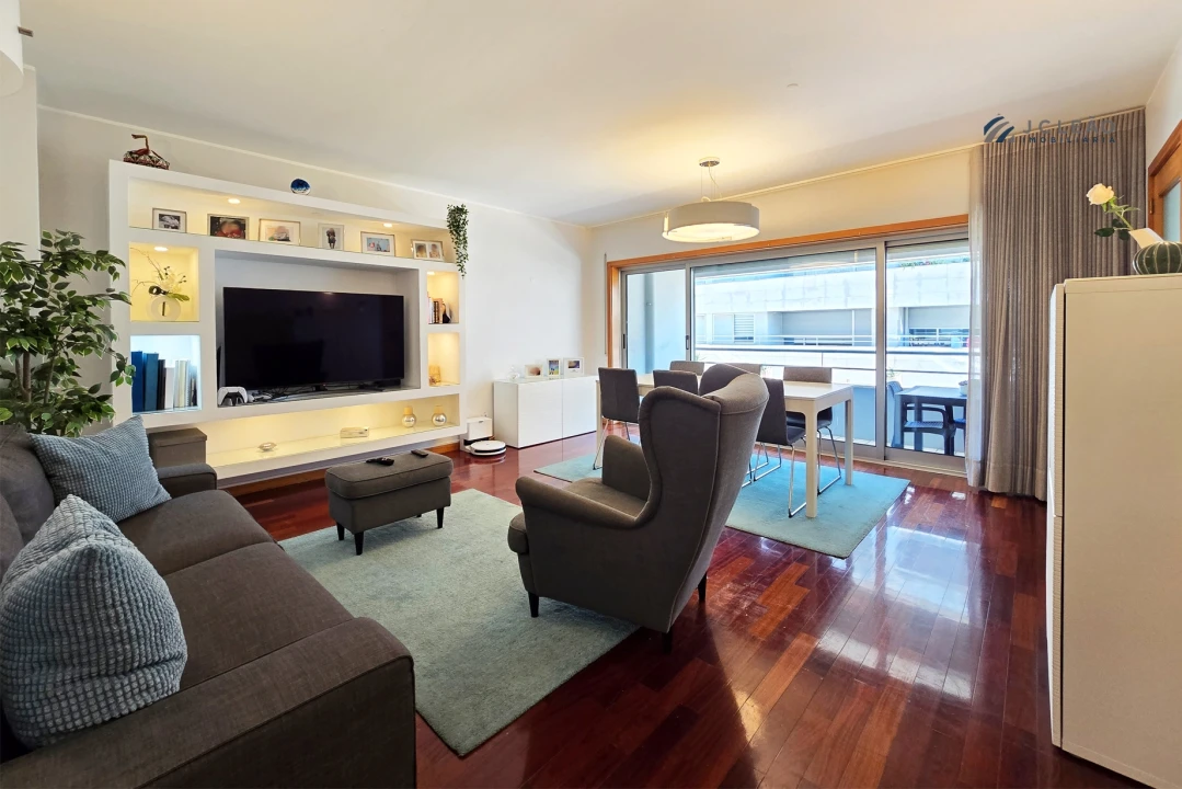 Apartamento T2 para Venda em Moreira Foto 1