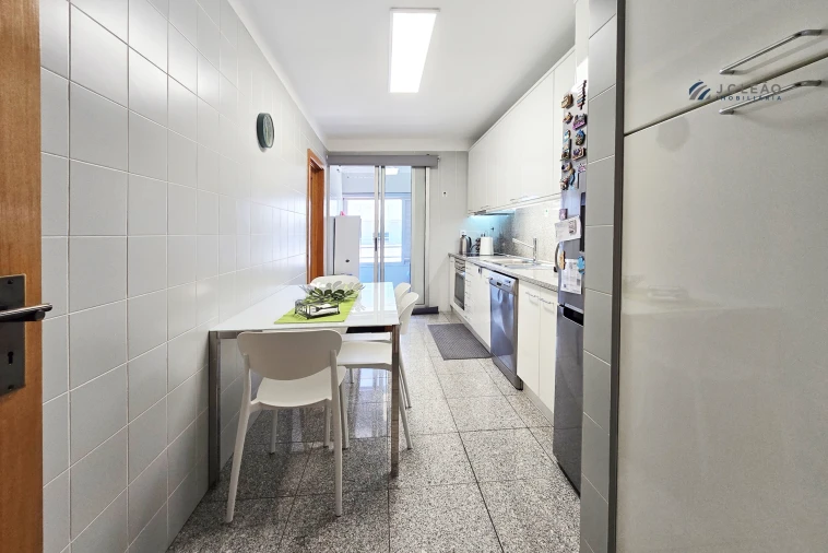 Apartamento T2 para Venda em Moreira Foto 9