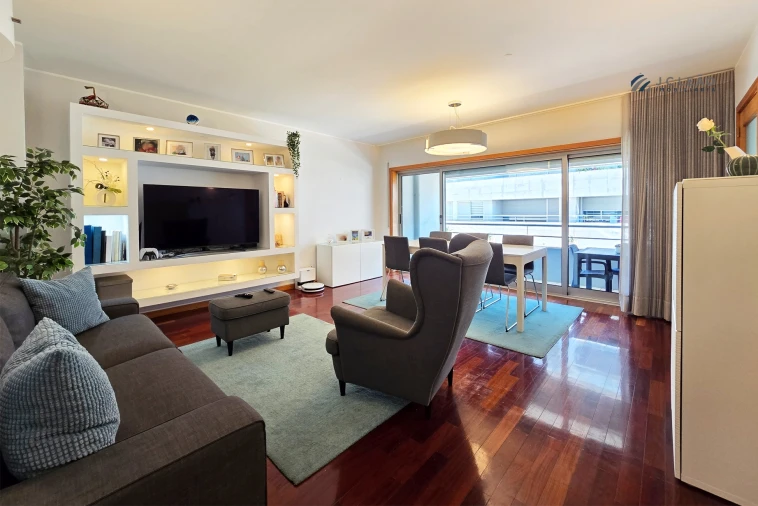 Apartamento T2 para Venda em Moreira Foto 1