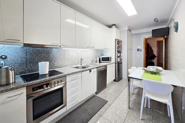 Apartamento T2 para Venda em Moreira Foto 10