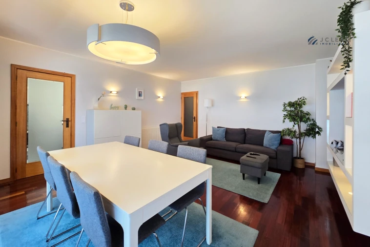 Apartamento T2 para Venda em Moreira Foto 6