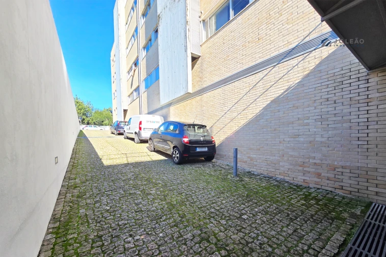 Apartamento T2 para Venda em Moreira Foto 32