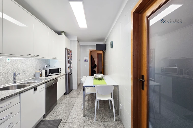 Apartamento T2 para Venda em Moreira Foto 11