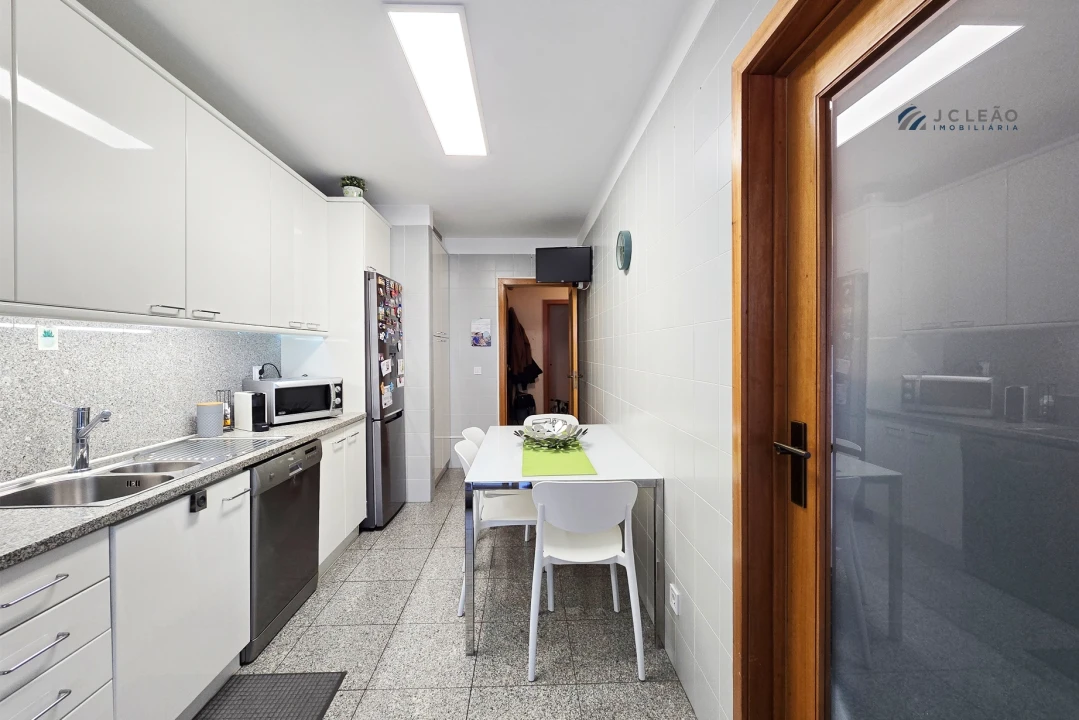 Apartamento T2 para Venda em Moreira Foto 11