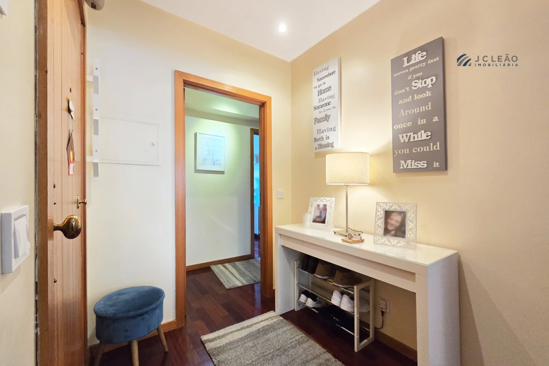Apartamento T2 para Venda em Moreira Foto 3