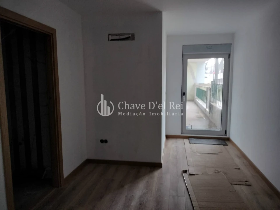 Apartamento T3 para Venda em Cavernães Foto 11