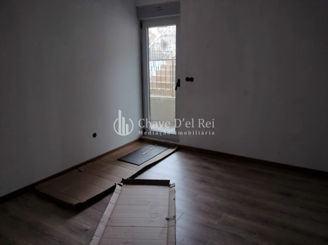 Apartamento T3 para Venda em Cavernães Foto 12