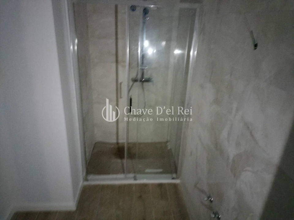 Apartamento T3 para Venda em Cavernães Foto 14