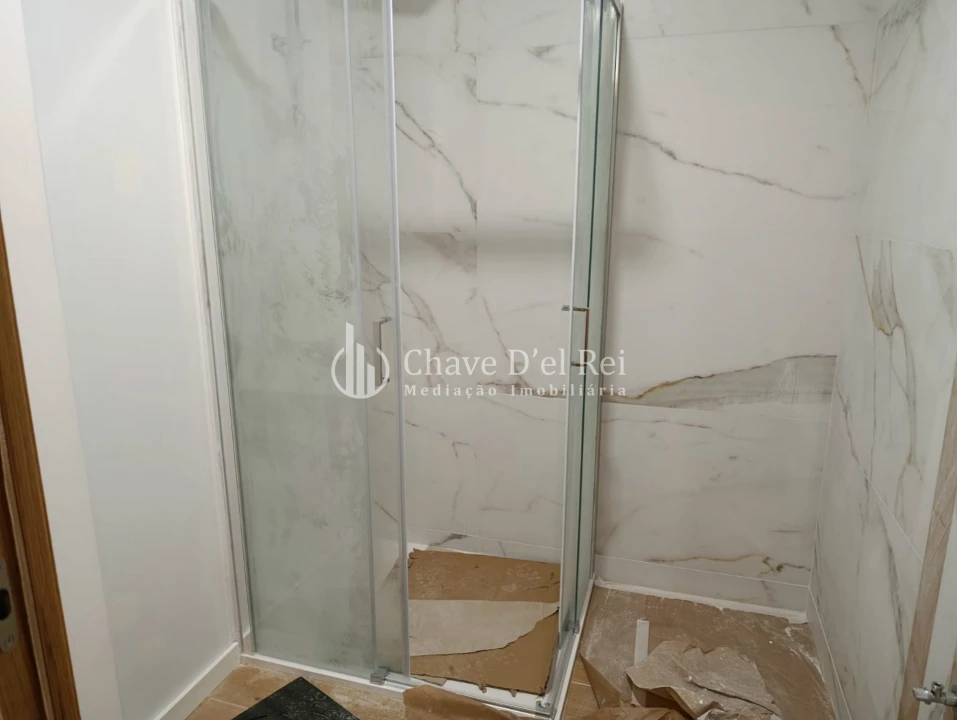 Apartamento T3 para Venda em Cavernães Foto 3