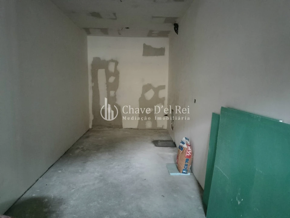 Apartamento T1 para Venda em Cavernães Foto 4