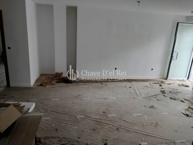 Apartamento T1 para Venda em Cavernães Foto 3