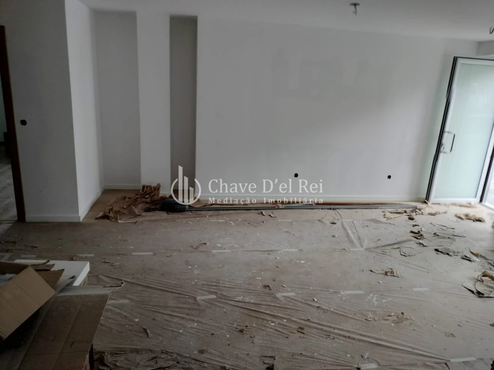 Apartamento T1 para Venda em Cavernães Foto 3