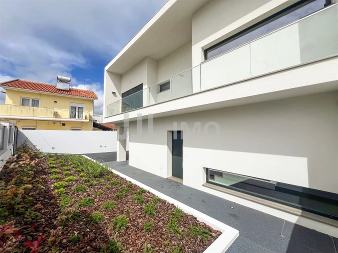 Moradia T3 para Venda em São Domingos de Rana Foto 3