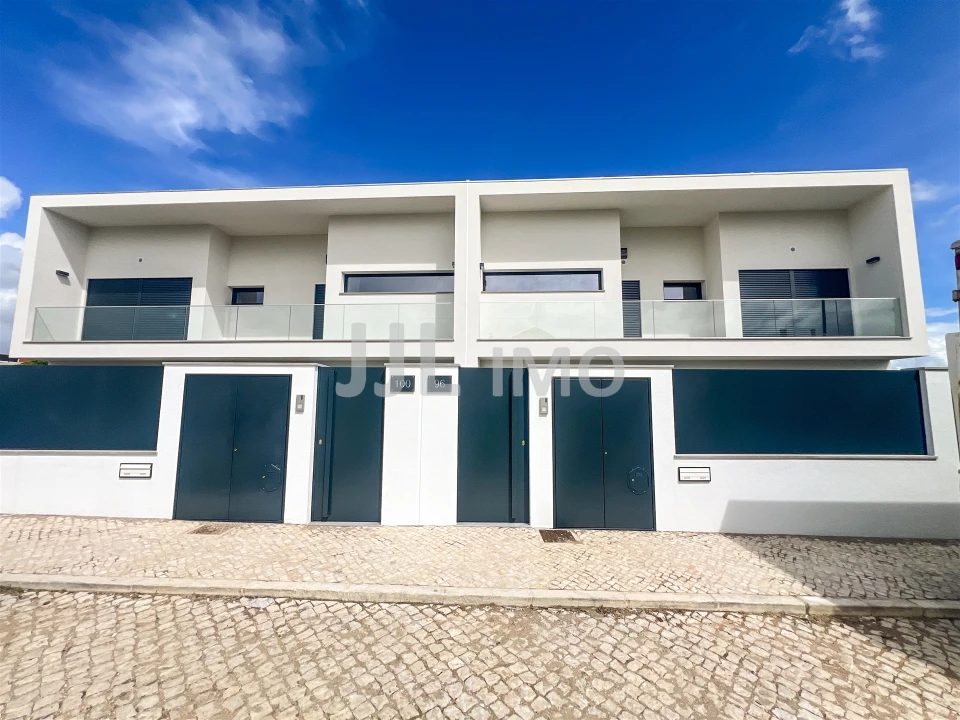 Moradia T3 para Venda em São Domingos de Rana Foto 2