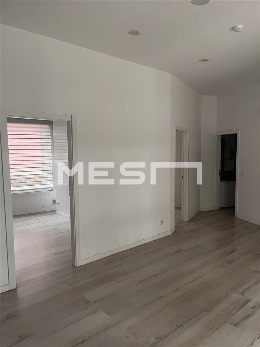 Loja para Arrendamento em São Domingos de Benfica Foto 10