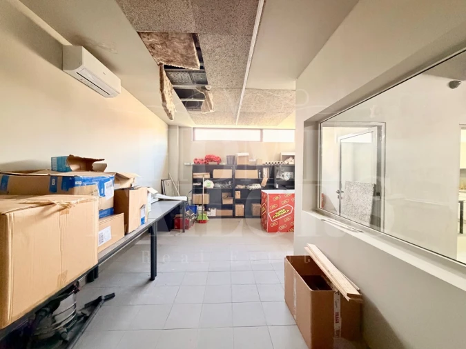 Loja para Venda em Rio de Moinhos Foto 35