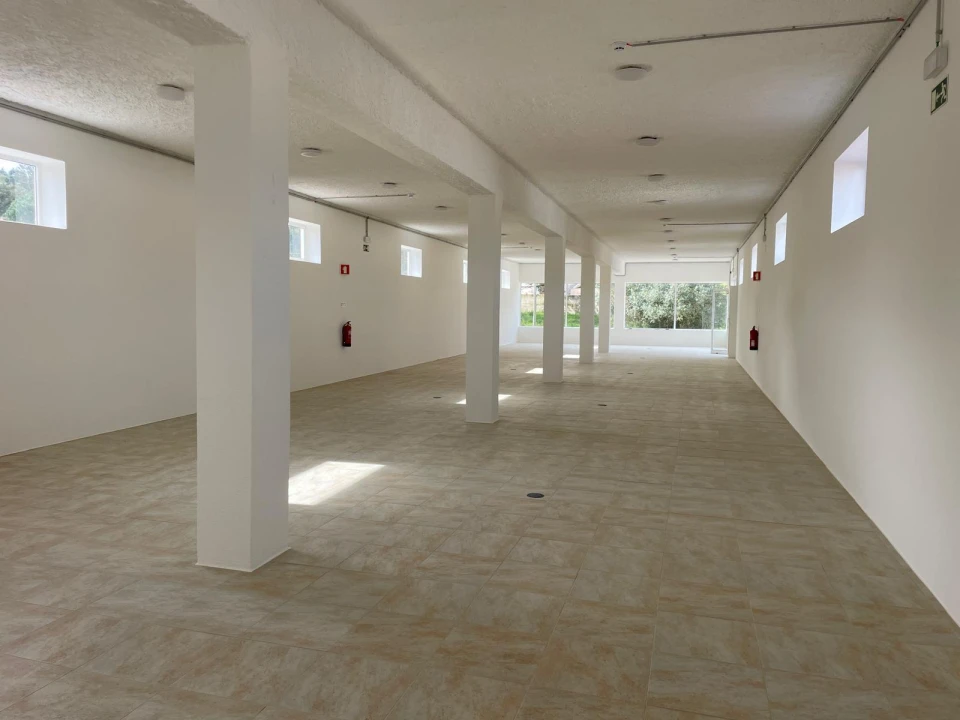 Armazém para Venda em Salir de Matos Foto 11