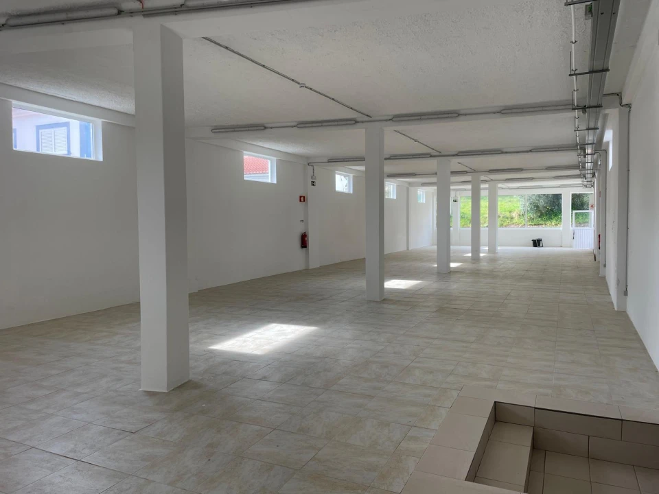 Armazém para Venda em Salir de Matos Foto 5